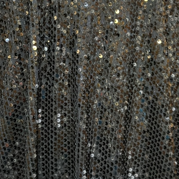 Roaman’s Plus Size Cold Shoulder Black Sequin Tunic Top Size 2X 26/28 - NWOT - Picture 3 of 8